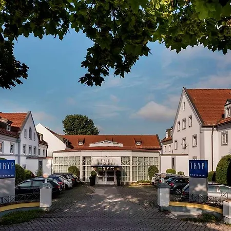 Отель Munich North 3*