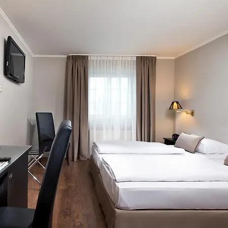 Отель Munich North 3*