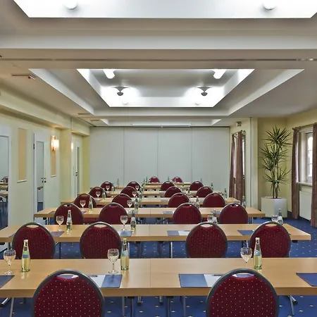 Отель Munich North Нойфарн-бай-Фрайзинг