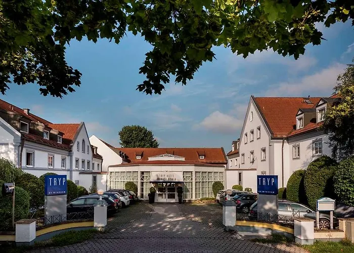 Hotel Munich North 3*