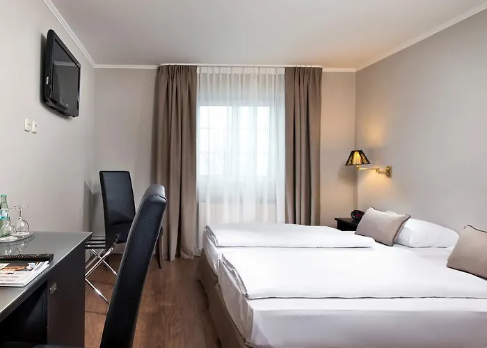 Hotel Munich North 3*