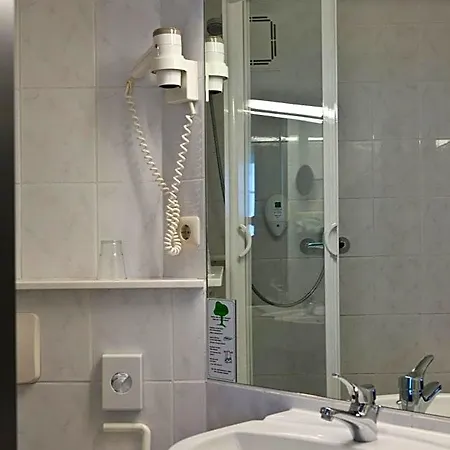Munich North Otel 3*